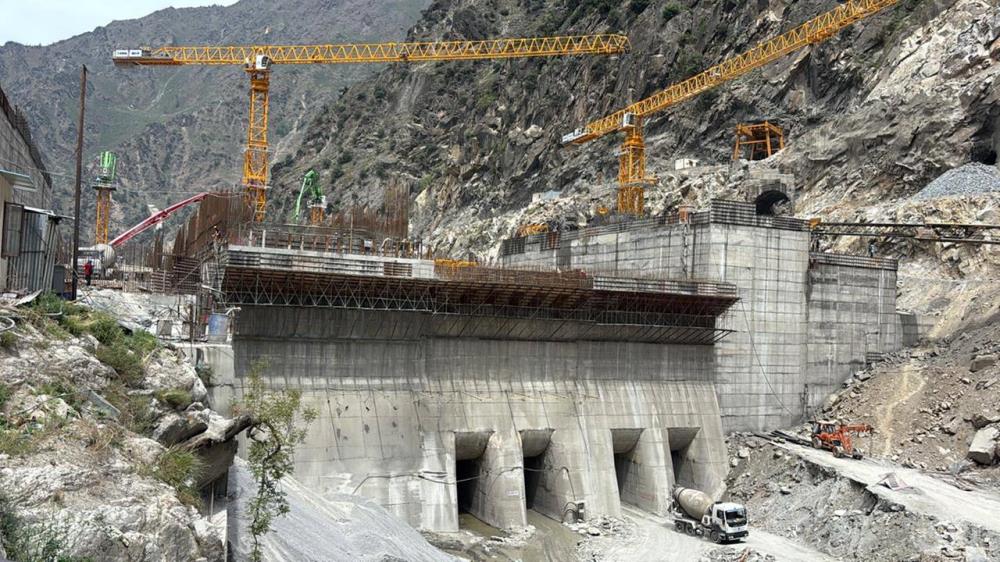 DAM CONCRETING