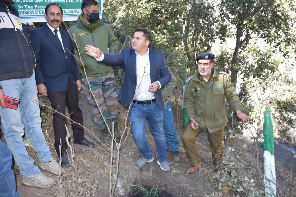 SITE VISIT OF FOREST CONSERVATOR CHENAB CIRCLE SH. SATPAL PAKHRU-(IFS) along with Forest Officers etc.