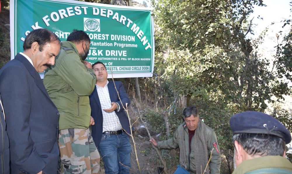 SITE VISIT OF FOREST CONSERVATOR CHENAB CIRCLE SH. SATPAL PAKHRU-(IFS) along with Forest Officers etc.