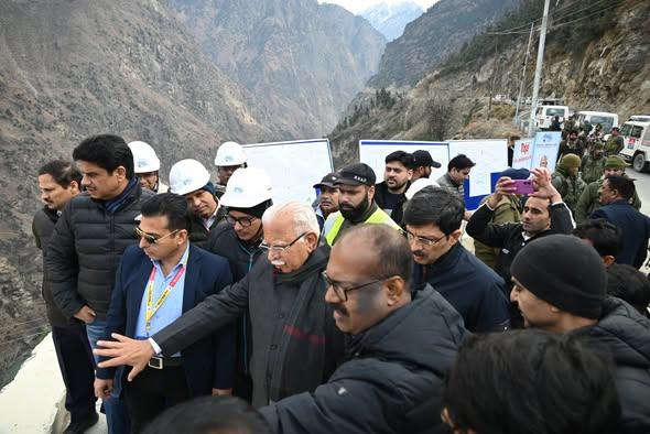 Shri Manohar Lal, Hon’ble Minister of Power and Housing & Urban Development, Government of India reviews all CVPPL projects in Kishtwar.