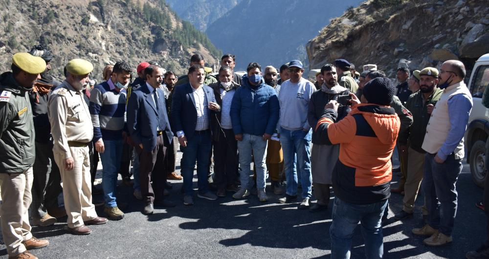 SITE VISIT OF FOREST CONSERVATOR CHENAB CIRCLE SH. SATPAL PAKHRU-(IFS) along with Forest Officers etc.