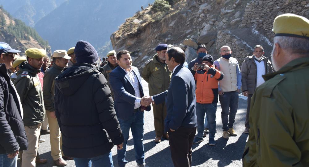 SITE VISIT OF FOREST CONSERVATOR CHENAB CIRCLE SH. SATPAL PAKHRU-(IFS) along with Forest Officers etc.