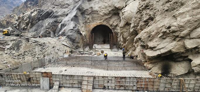 Key portion and outfall structure