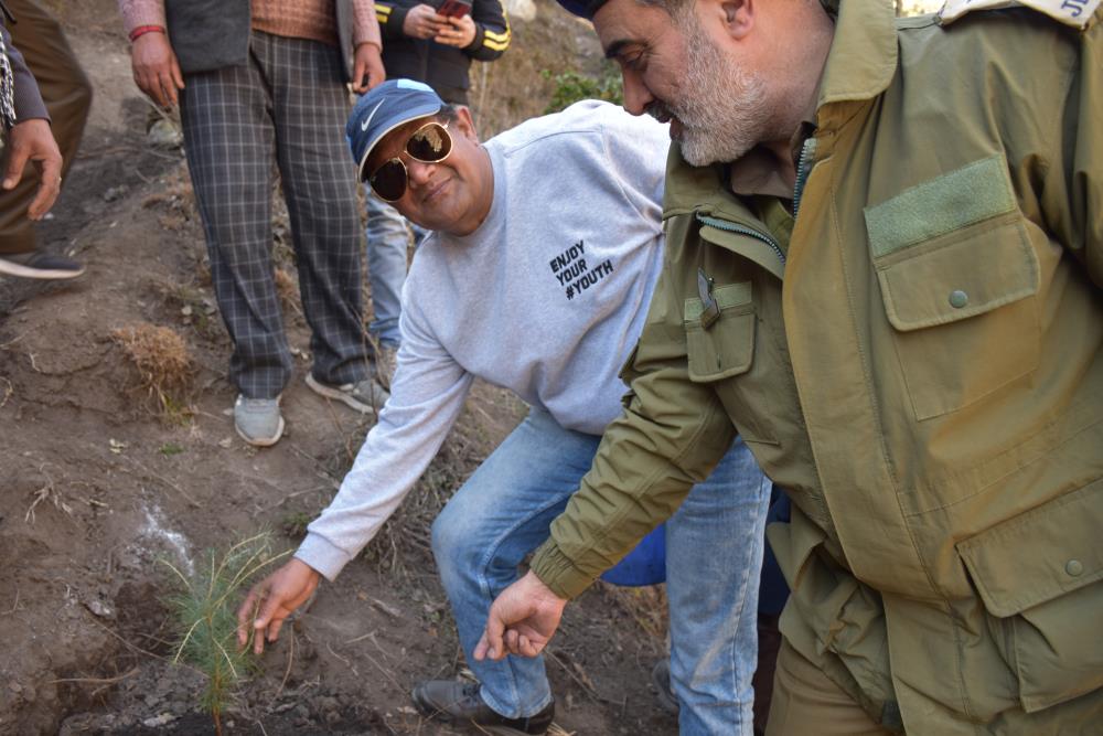 SITE VISIT OF FOREST CONSERVATOR CHENAB CIRCLE SH. SATPAL PAKHRU-(IFS) along with Forest Officers etc.