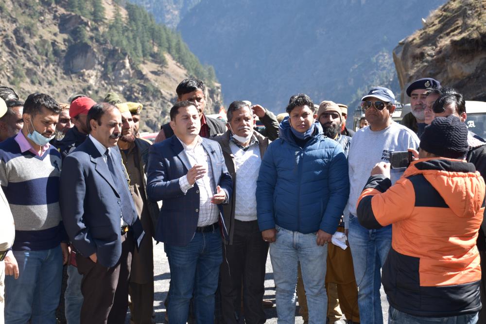 SITE VISIT OF FOREST CONSERVATOR CHENAB CIRCLE SH. SATPAL PAKHRU-(IFS) along with Forest Officers etc.