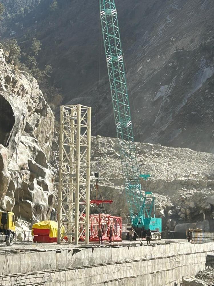 Erection of upper part of Tower Crane