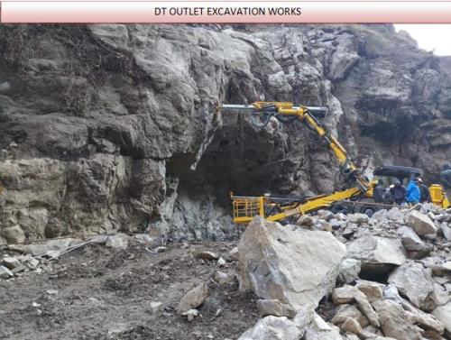 DT Outlet portal(drilling for rock bolt for umbrella protection)